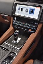 Jaguar F-Pace SVR 2019 года (ZA)